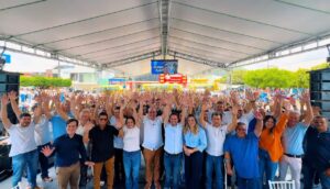 Senador Fernando Dueire e prefeito Dr. Elton Martins entregam equipamentos e anunciam nova creche em Águas Belas.